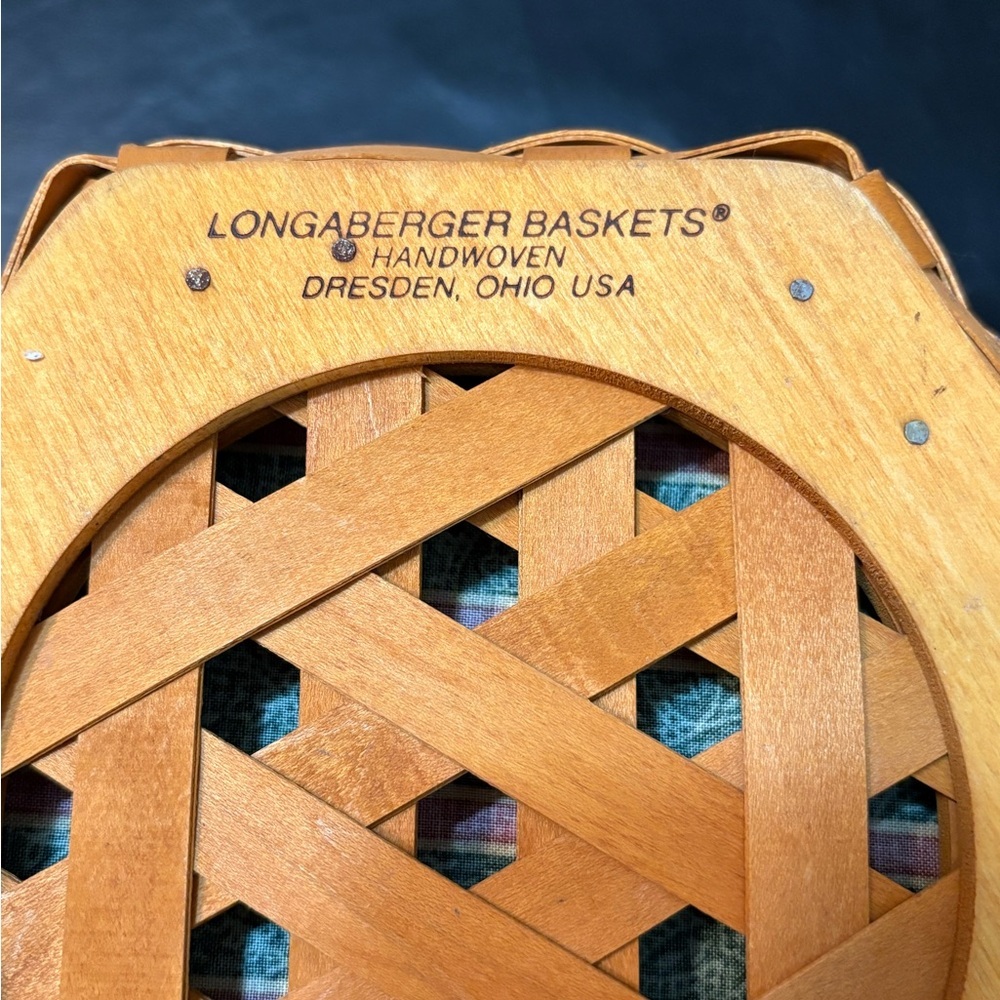Longaberger Christmas Collection Basket 1997 Edition “Snowflake Basket” - Picture 6 of 11